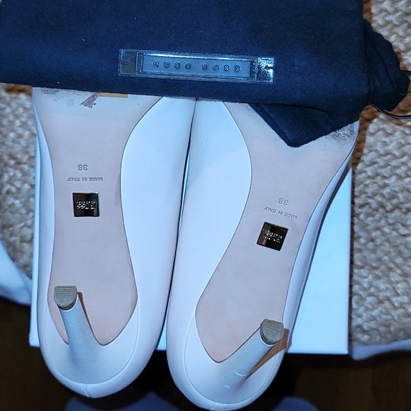 Hugo Boss Soft Pink All Leather Pump - Picture 6 of 6